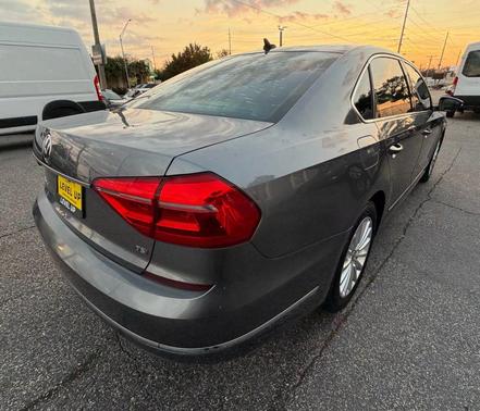 2016 Volkswagen Passat 1.8T SE w/Technology