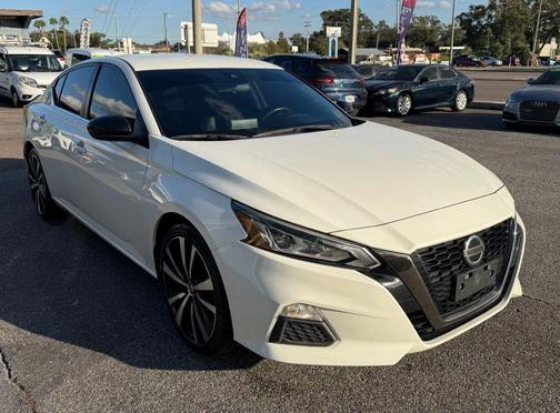 2020 Nissan Altima SR FWD