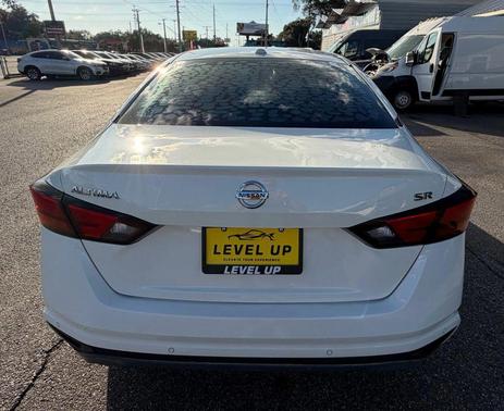 2020 Nissan Altima SR FWD