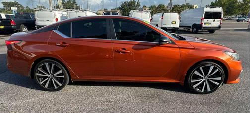 2020 Nissan Altima SR FWD