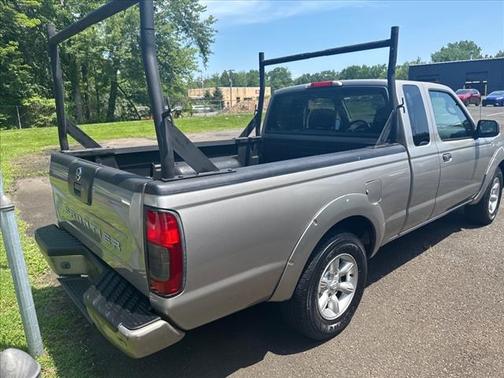 2004 Nissan Frontier XE King Cab
