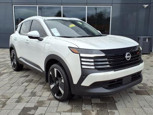 Aspen White Tricoat 2025 Nissan Kicks SR