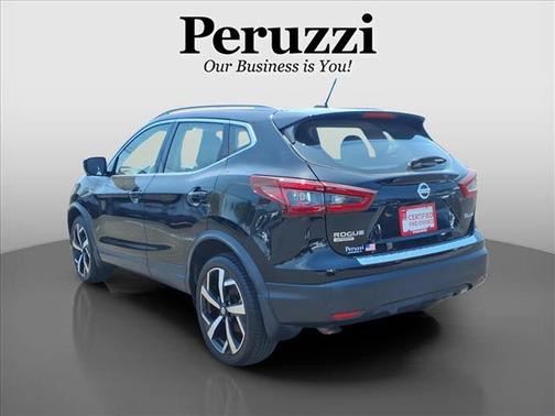 Magnetic Black Pearl 2022 Nissan Rogue Sport SL