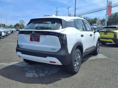 2025 Nissan Kicks S