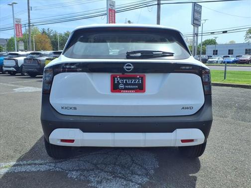 2025 Nissan Kicks S