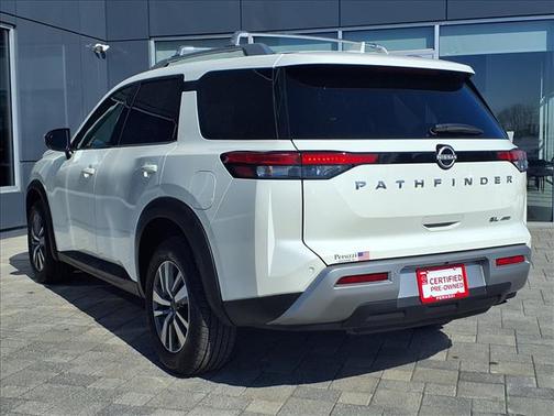 2023 Nissan Pathfinder SL 4WD