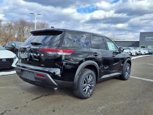 2025 Nissan Pathfinder S 4WD
