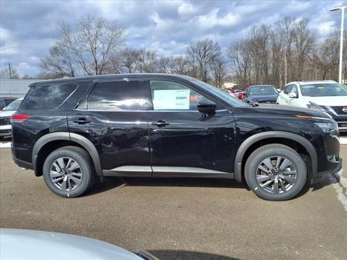 2025 Nissan Pathfinder S 4WD