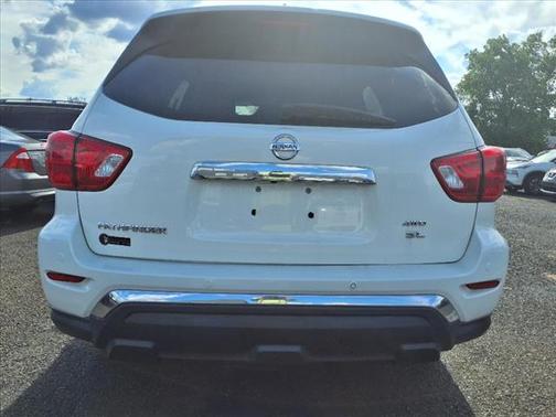 2019 Nissan Pathfinder SL