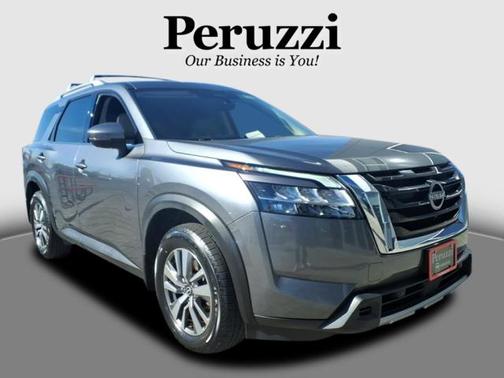 2023 Nissan Pathfinder SL 4WD