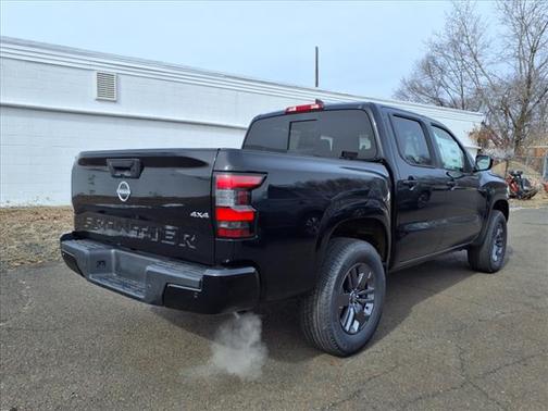 2025 Nissan Frontier SV