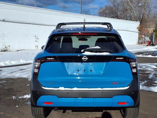 2025 Nissan Kicks SR
