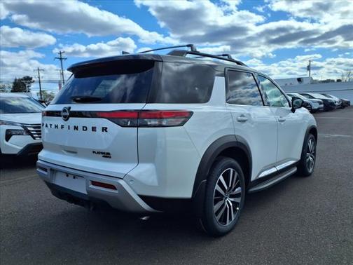 2025 Nissan Pathfinder Platinum 4WD