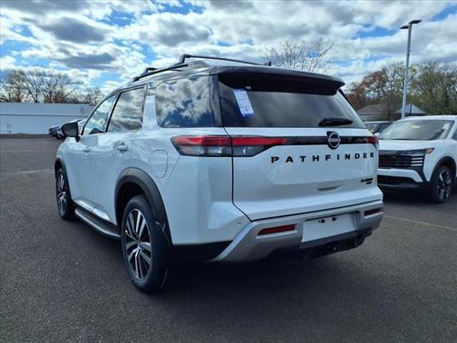 2025 Nissan Pathfinder Platinum 4WD