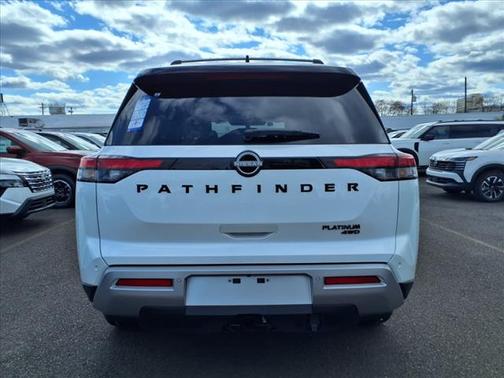 2025 Nissan Pathfinder Platinum 4WD
