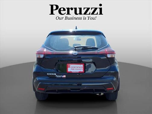 Super Black 2023 Nissan Kicks S