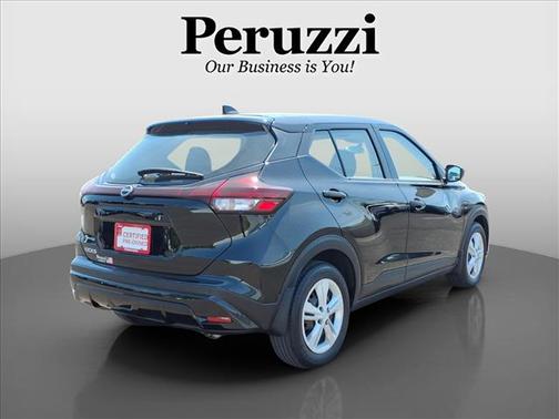 Super Black 2023 Nissan Kicks S
