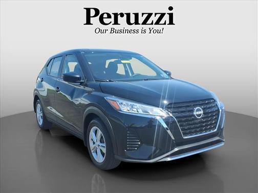 Super Black 2023 Nissan Kicks S