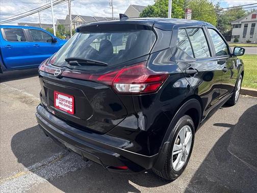 Super Black 2023 Nissan Kicks S
