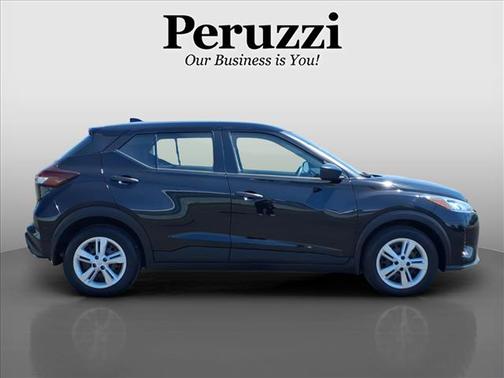 Super Black 2023 Nissan Kicks S