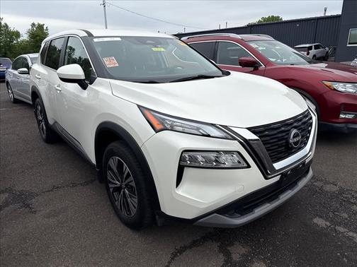 Pearl White Tricoat 2023 Nissan Rogue SV