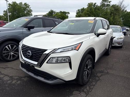 Pearl White Tricoat 2023 Nissan Rogue SV