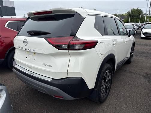 Pearl White Tricoat 2023 Nissan Rogue SV