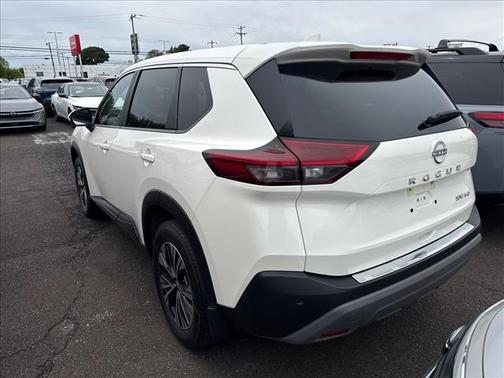 Pearl White Tricoat 2023 Nissan Rogue SV