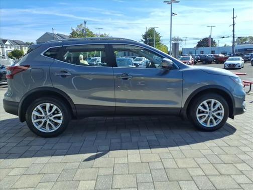 2022 Nissan Rogue Sport SV