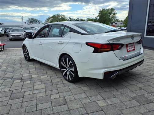 2022 Nissan Altima SR VC-Turbo FWD