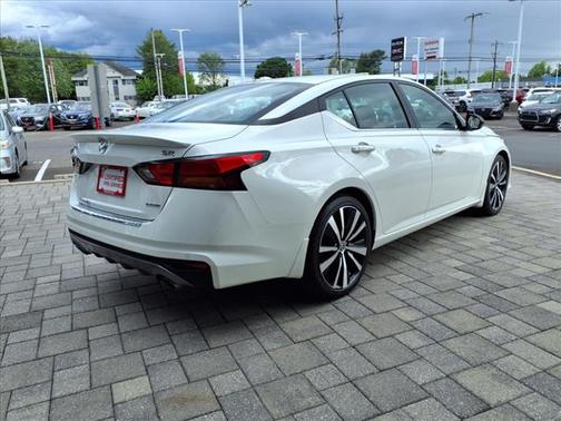 2022 Nissan Altima SR VC-Turbo FWD