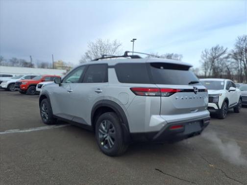 2025 Nissan Pathfinder SV 4WD