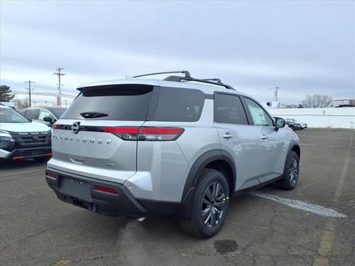 2025 Nissan Pathfinder SV 4WD