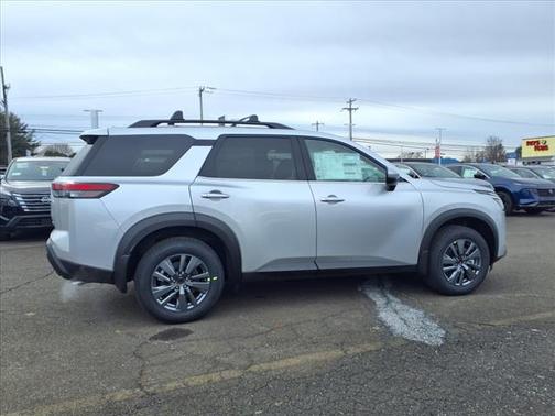 2025 Nissan Pathfinder SV 4WD