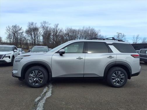 2025 Nissan Pathfinder SV 4WD