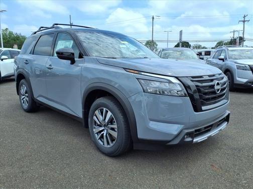 2025 Nissan Pathfinder SL 4WD