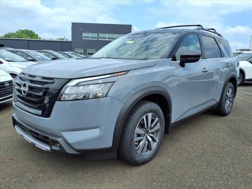 2025 Nissan Pathfinder SL 4WD