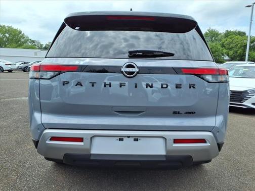 2025 Nissan Pathfinder SL 4WD