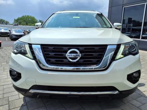 2017 Nissan Pathfinder SL
