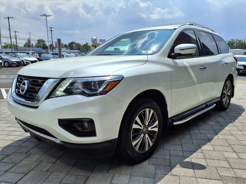 2017 Nissan Pathfinder SL