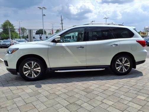 2017 Nissan Pathfinder SL