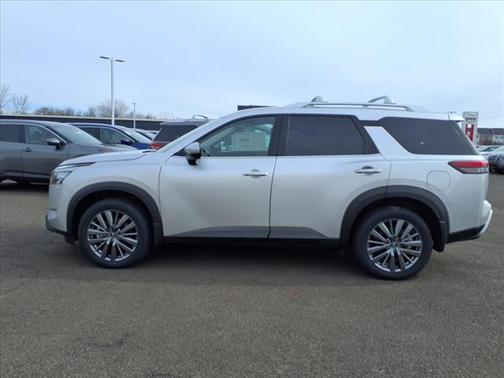 2025 Nissan Pathfinder SL 4WD