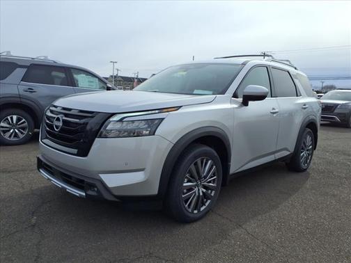 2025 Nissan Pathfinder SL 4WD