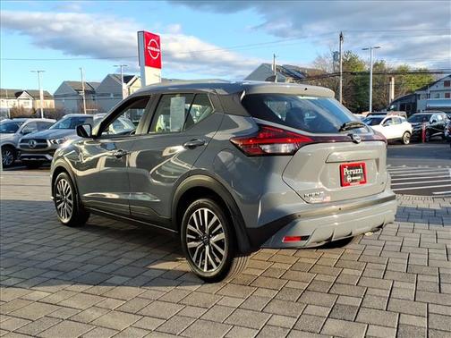 2023 Nissan Kicks SV
