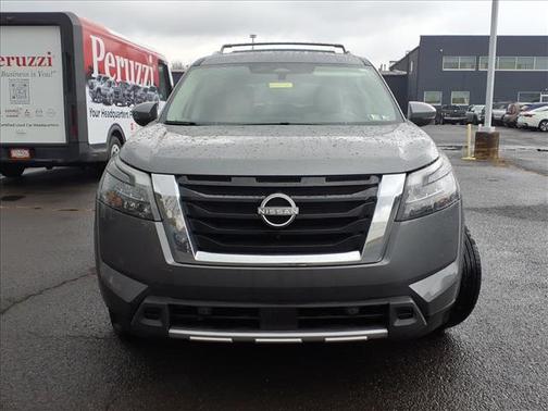 2025 Nissan Pathfinder SL 4WD