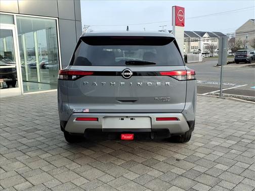 2023 Nissan Pathfinder Platinum 4WD