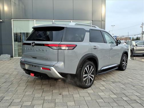 2023 Nissan Pathfinder Platinum 4WD
