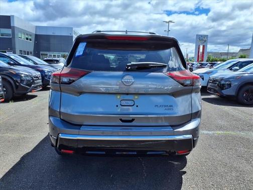 2025 Nissan Rogue Platinum