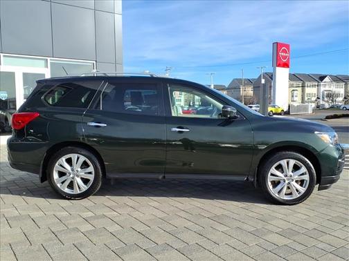 2018 Nissan Pathfinder SL