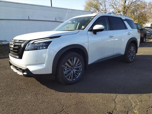 2025 Nissan Pathfinder SL 4WD